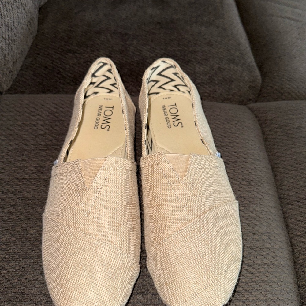 TOMS Women's Beige Canvas Loafers